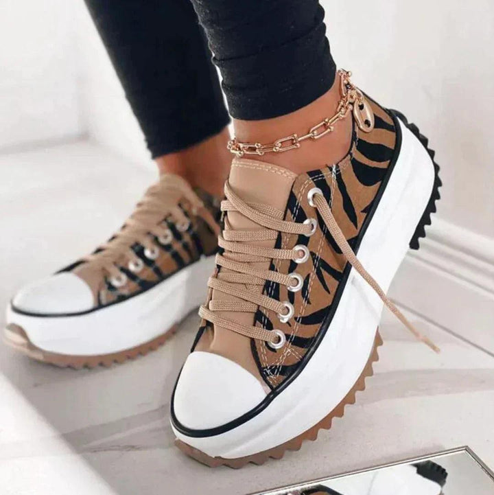 Dorothy| Woman’s Chunky Sole Arch support Sneakers